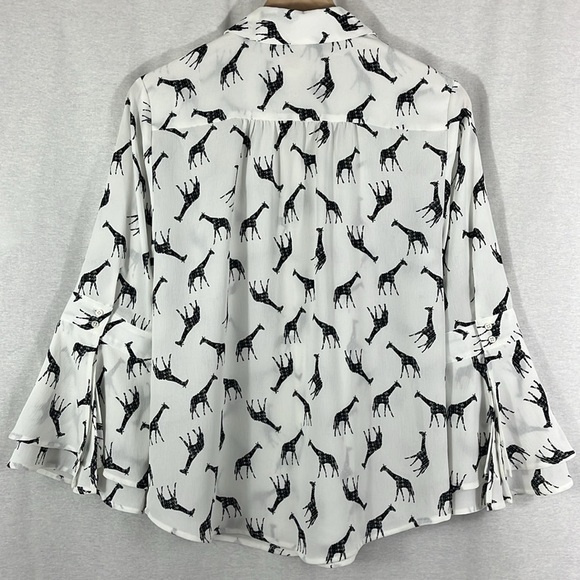 Chicos Giraffe Novelty Print Flare Sleeve Button Up Blouse Top Womens Size S - Picture 2 of 12